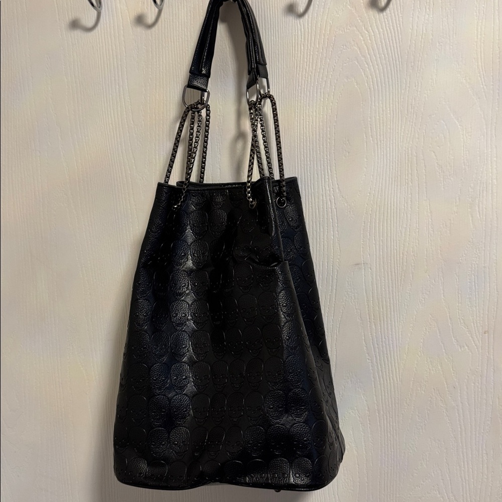 Skull Embossed Women's Black Bucket Bag Purse Faux Leather Shoulder Carry Strap - Picture 5 of 11